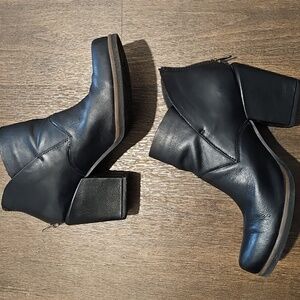 Korks Black Leather Ankle Boots 8.5